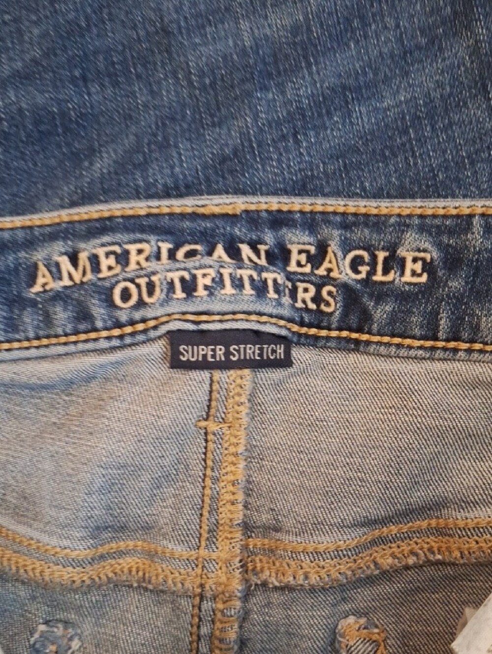 American Eagle Outfitters Blue Ripped Skinny Jeans. Size 8 - Picture 6 of 7